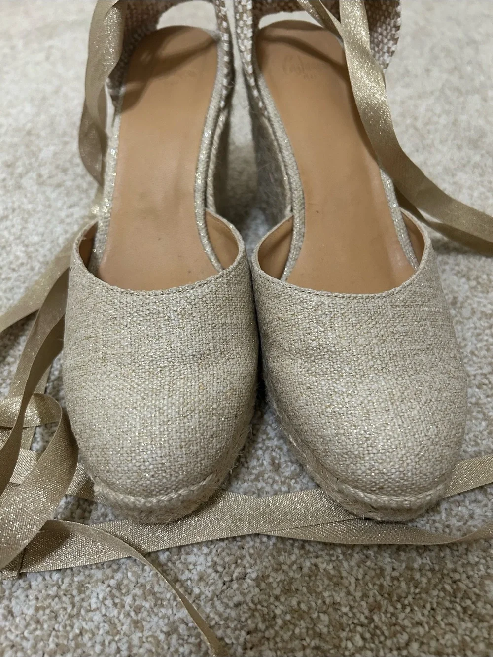 LIKE NEW Castaner Metallic Gold Espadrille Wedge Tie-Ankle Shoes sz9 bohemian
